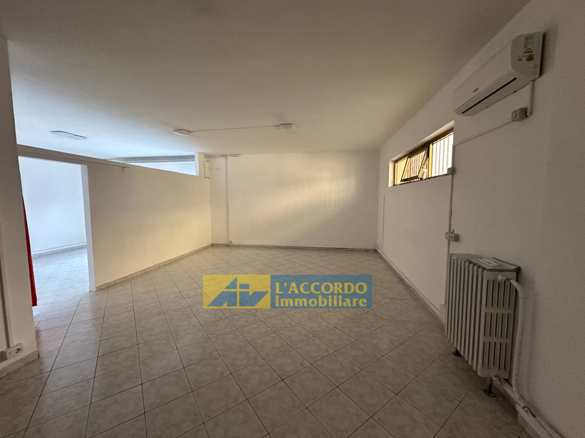 LOCALE COMMERCIALE in vendita a Chieti, SCALO