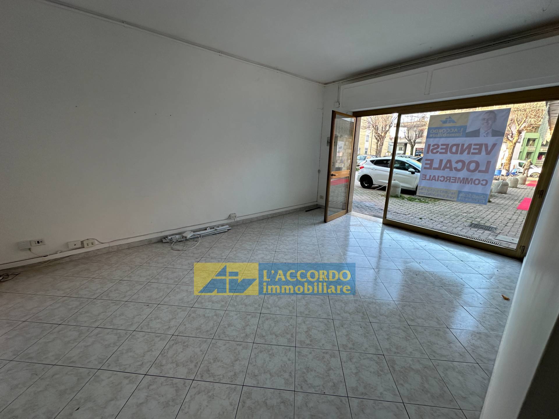 LOCALE COMMERCIALE in vendita a Chieti, SCALO
