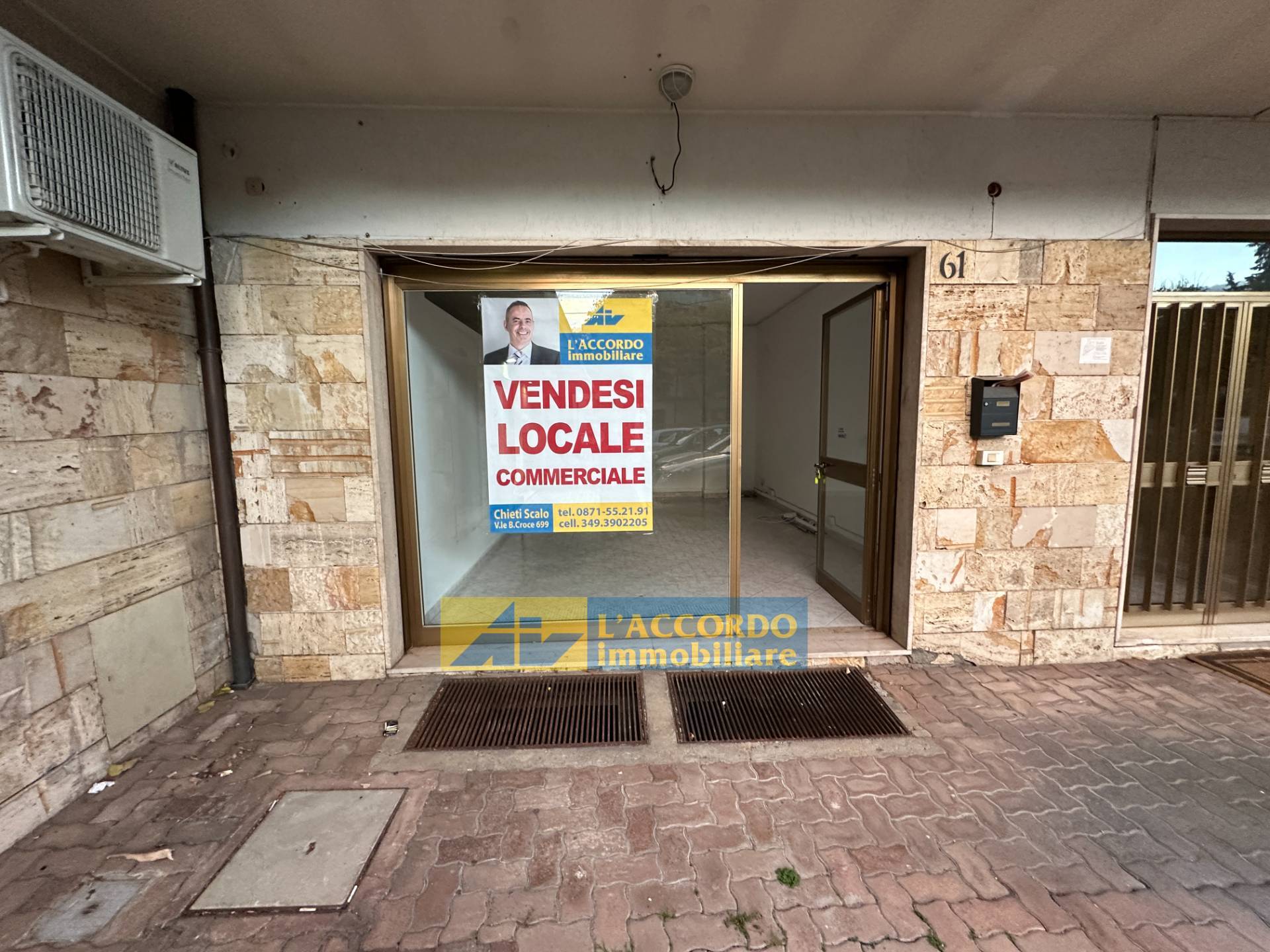 LOCALE COMMERCIALE in vendita a Chieti, SCALO