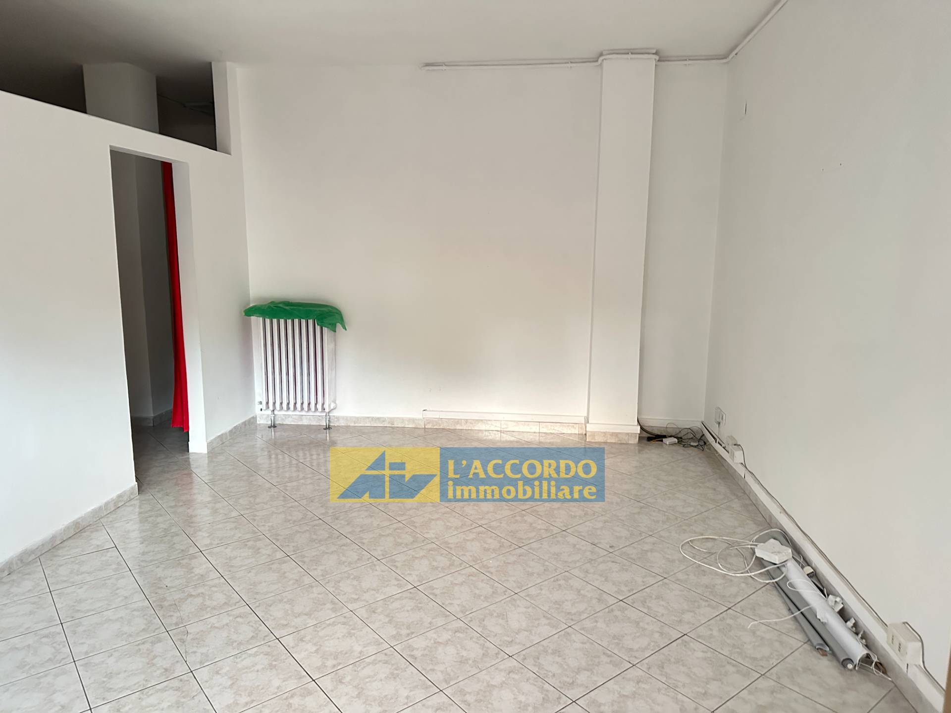 LOCALE COMMERCIALE in vendita a Chieti, SCALO