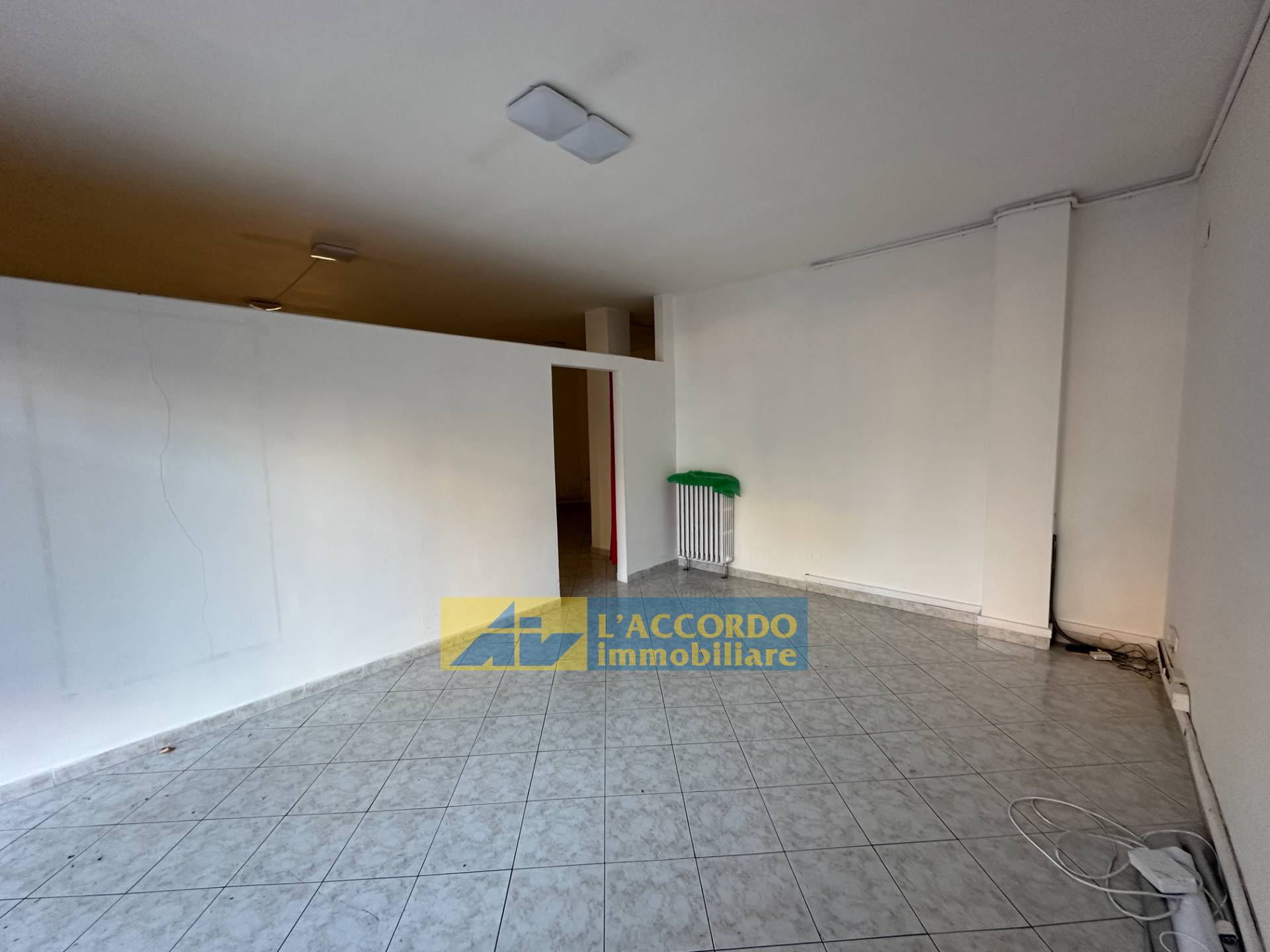 LOCALE COMMERCIALE in vendita a Chieti, SCALO