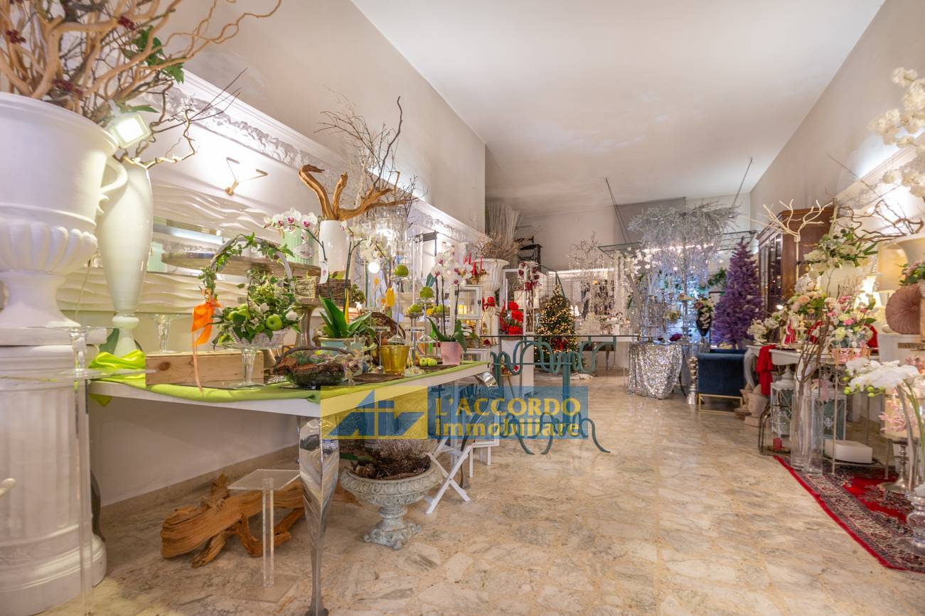 Locale commerciale in vendita a Chieti, Via Liberazione