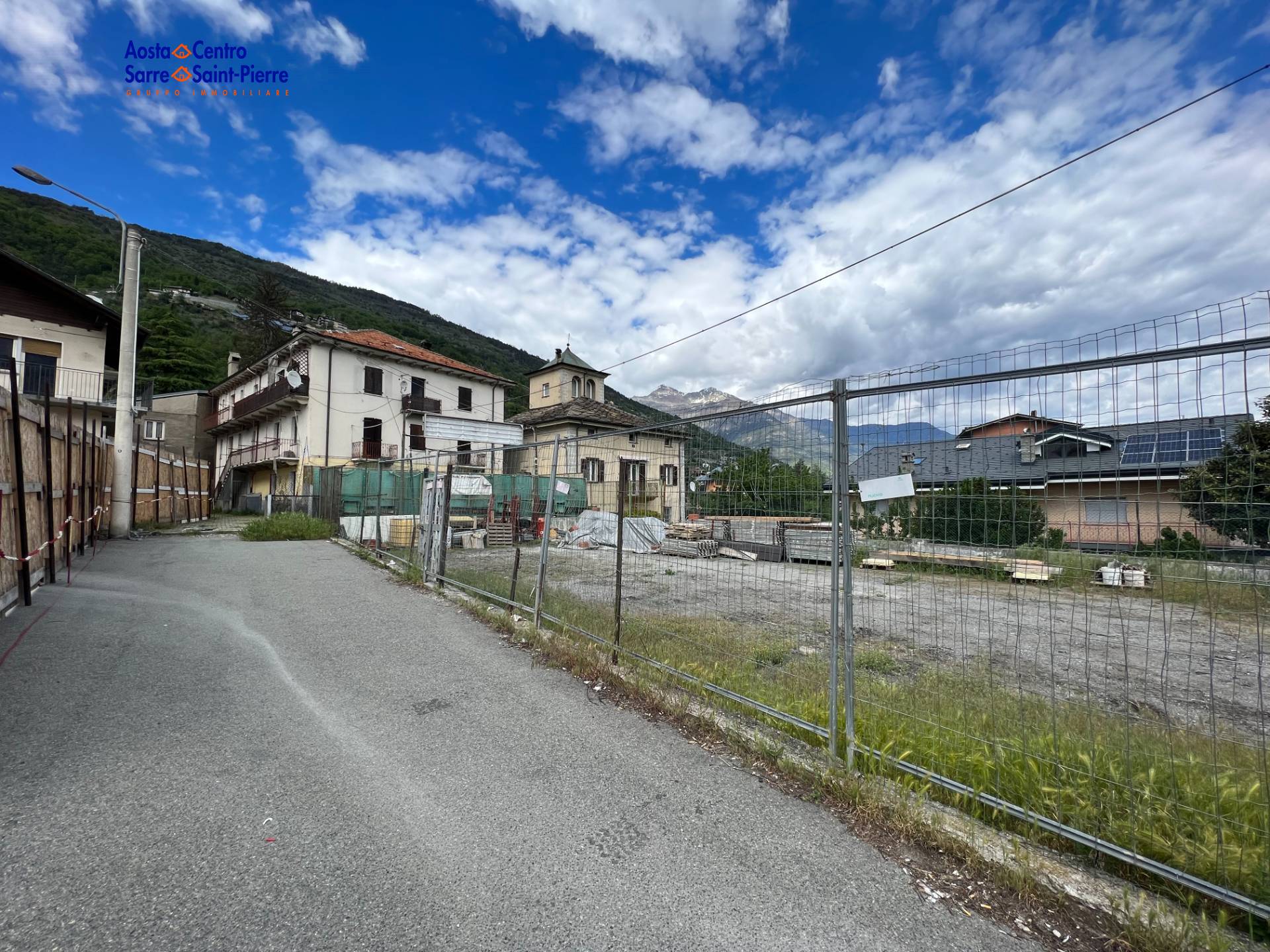 Casa indipendente da ristrutturare, Aosta periferia
