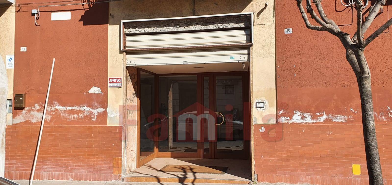 Locale commerciale in affitto a Baiano