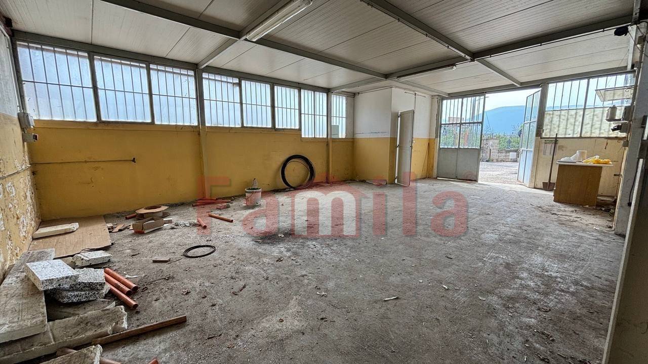 Deposito in vendita a Avella