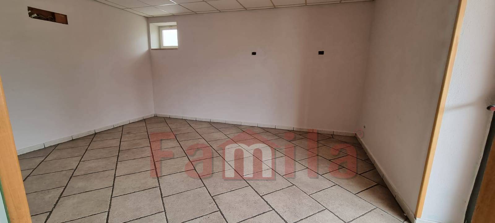 Locale commerciale in affitto a Sirignano