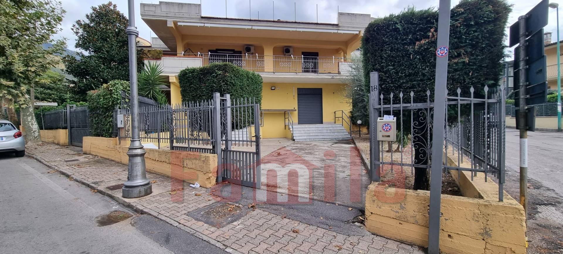 Locale commerciale in affitto a Sirignano