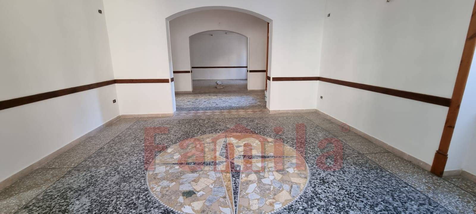 Locale commerciale in affitto a Mugnano del Cardinale