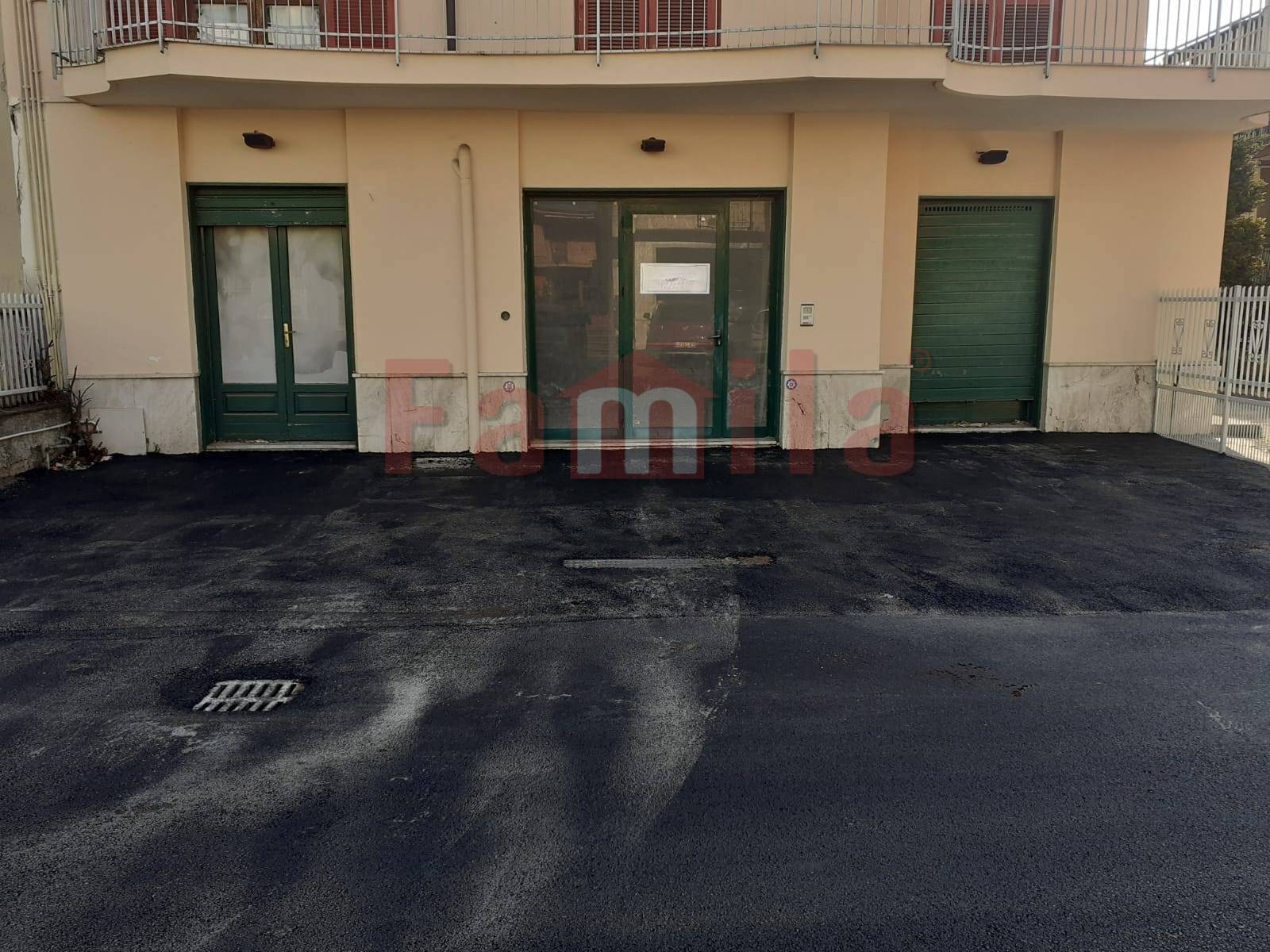 Locale commerciale in affitto a Baiano