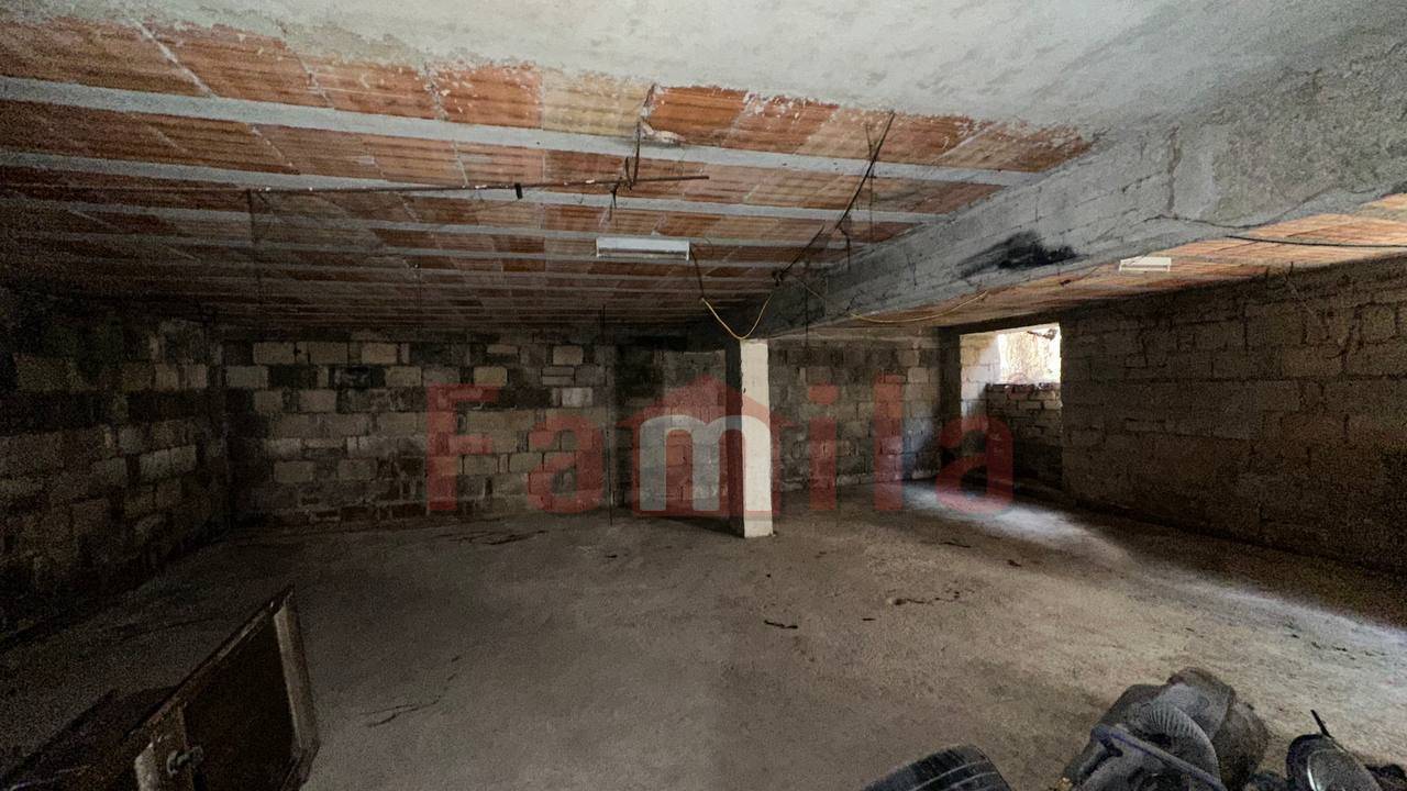 Deposito in vendita a Quadrelle