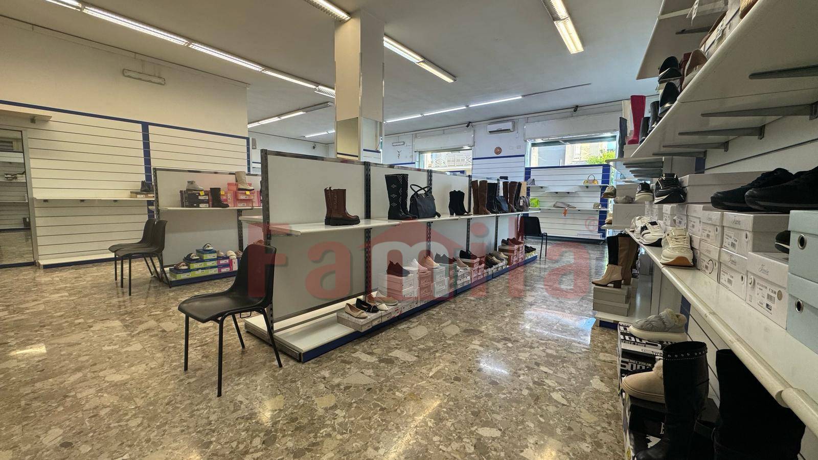 Locale commerciale in affitto a Baiano