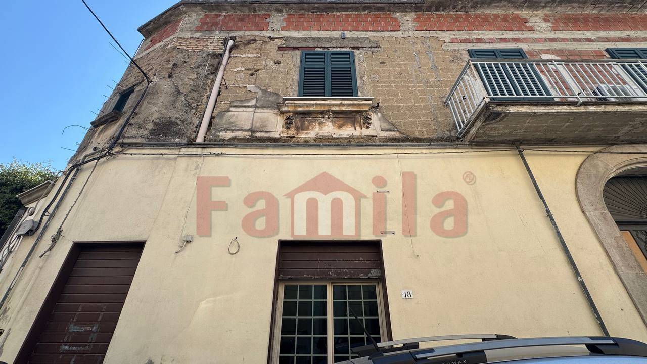 Locale uso deposito in vendita a Avella