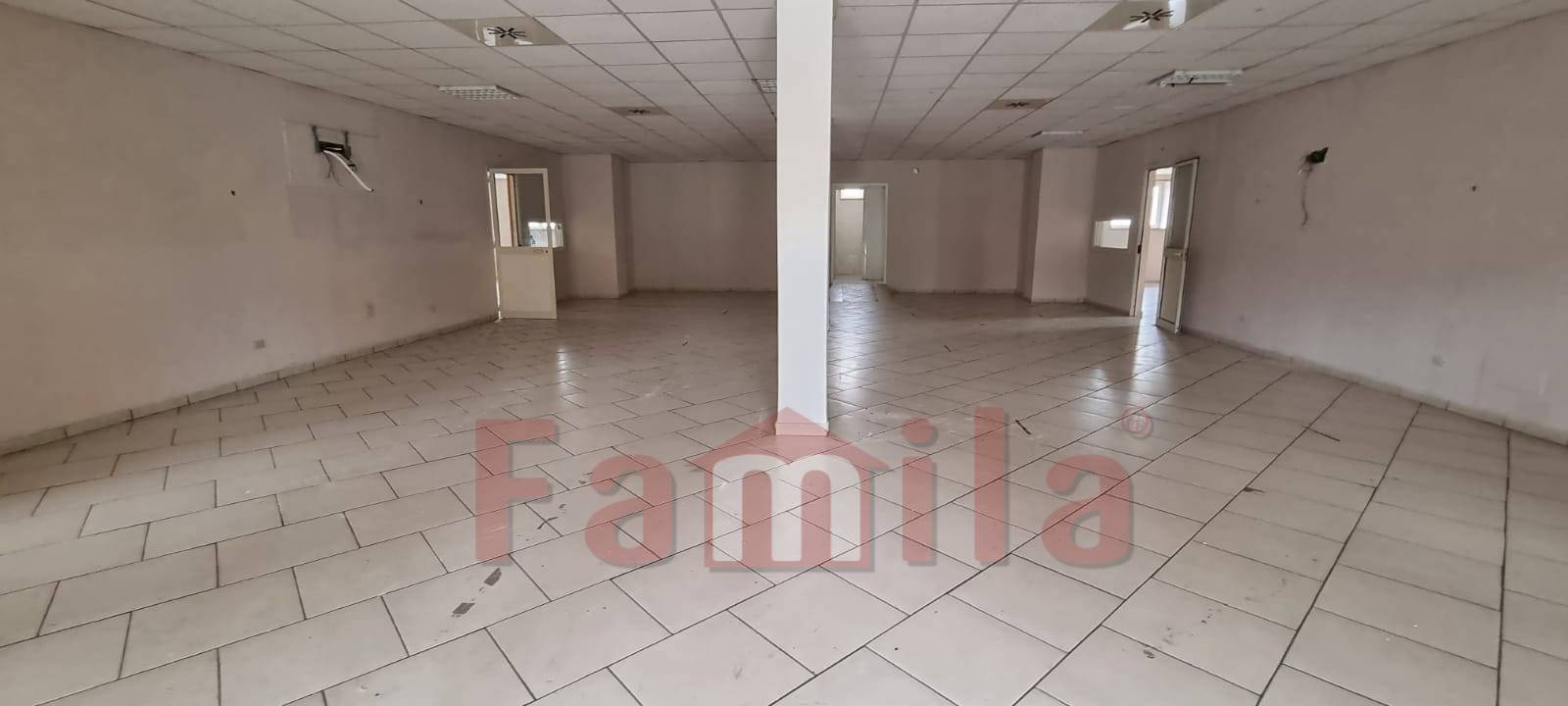 Locale commerciale in affitto a Sirignano