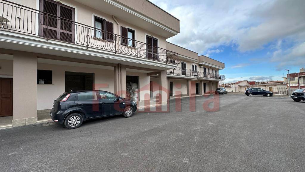 Locale commerciale in affitto a Avella