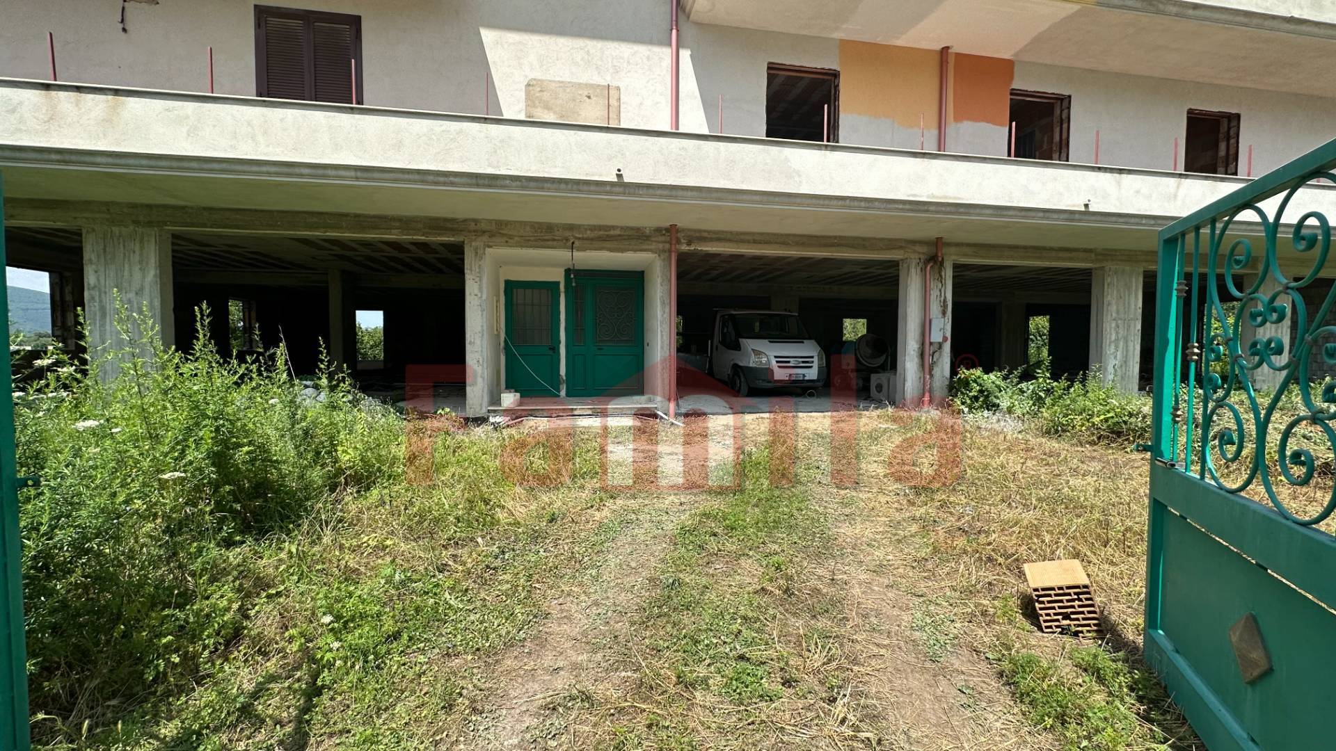 Locale commerciale in affitto a Sirignano