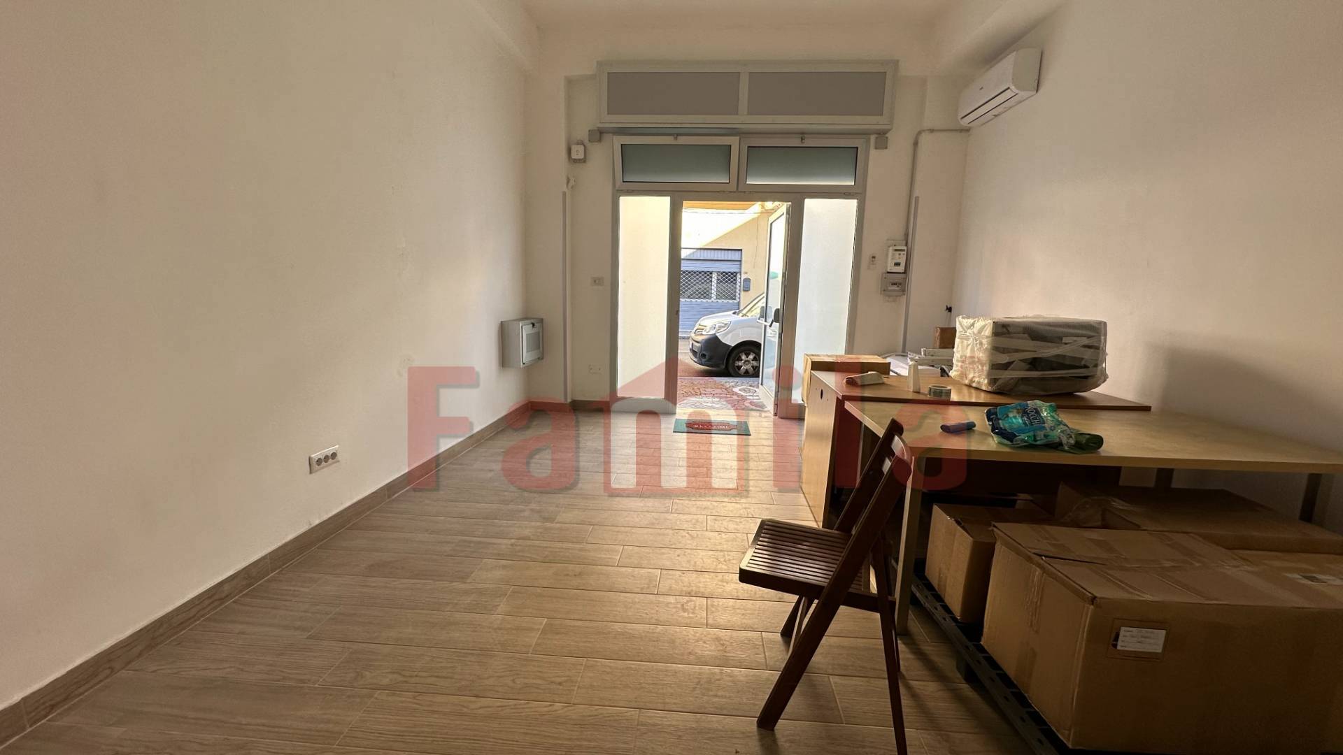 Locale commerciale in vendita a Mugnano del Cardinale