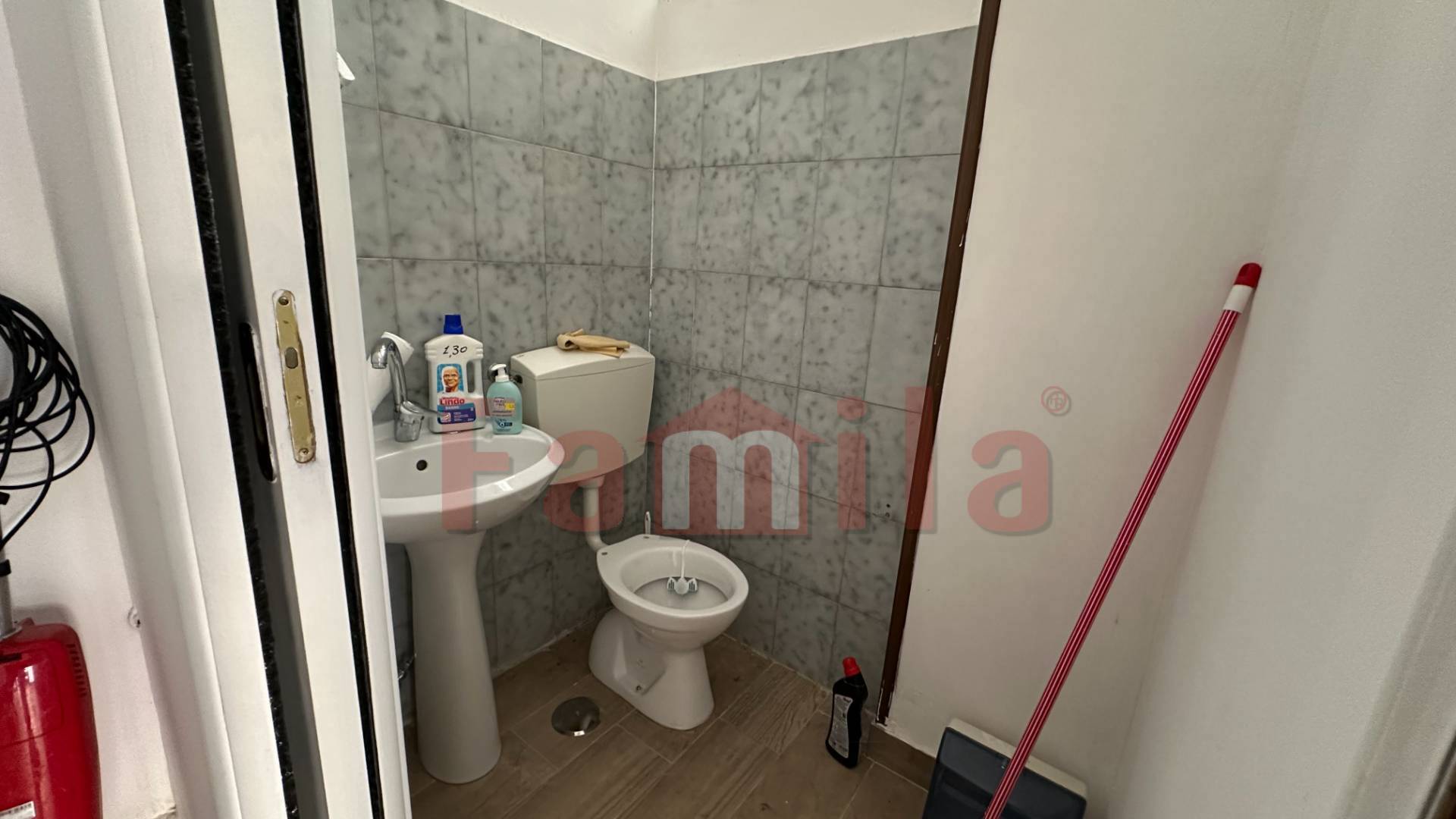 Locale commerciale in vendita a Mugnano del Cardinale