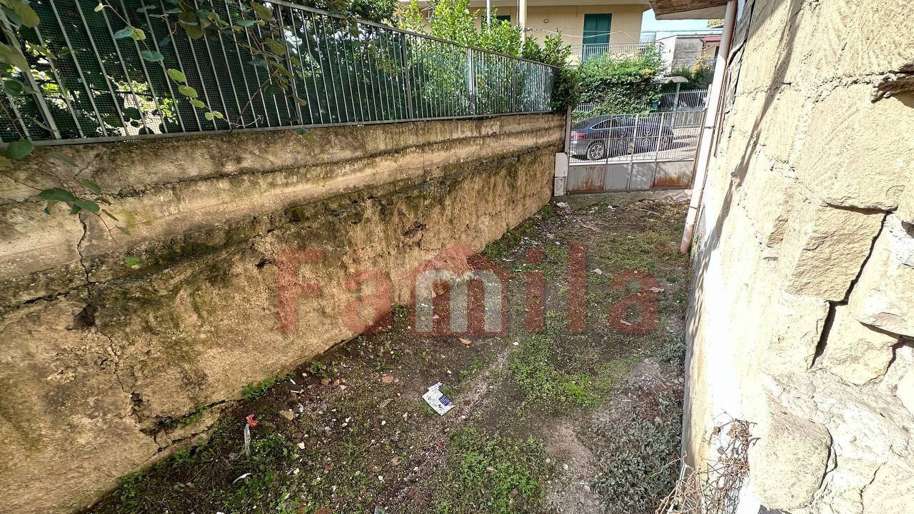 Deposito in vendita a Quadrelle