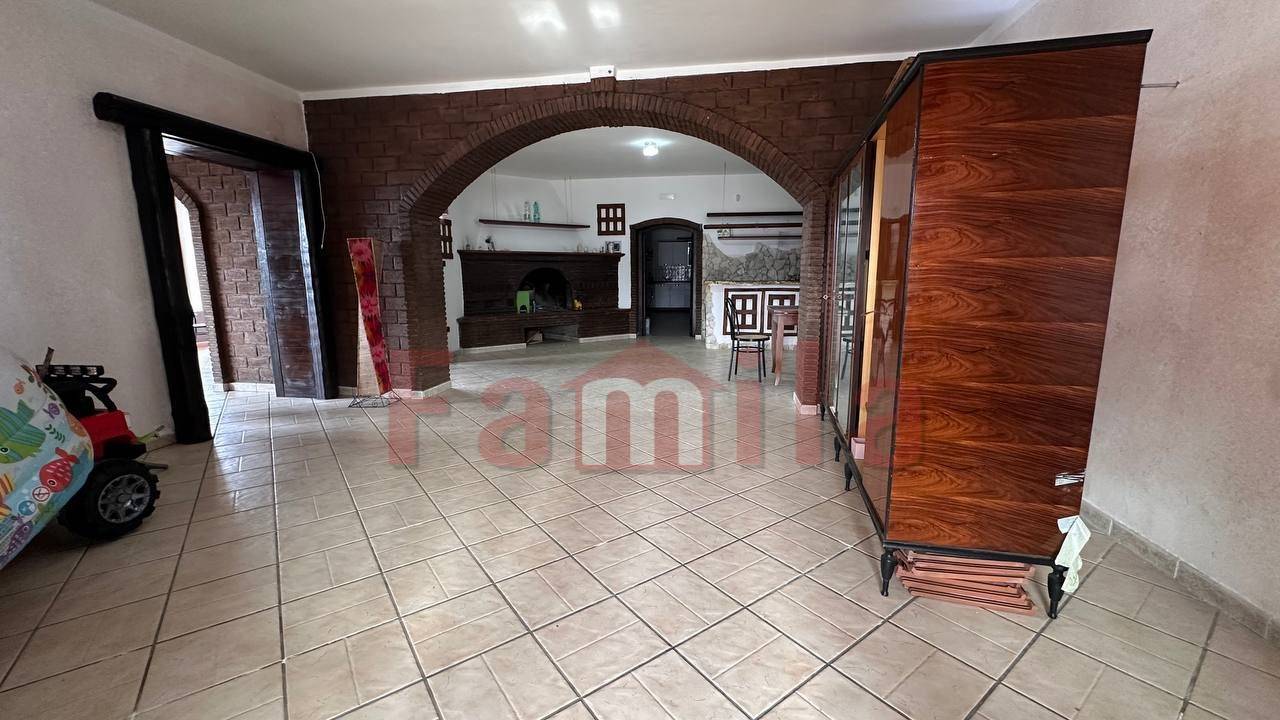 Locale commerciale in vendita a Mugnano del Cardinale