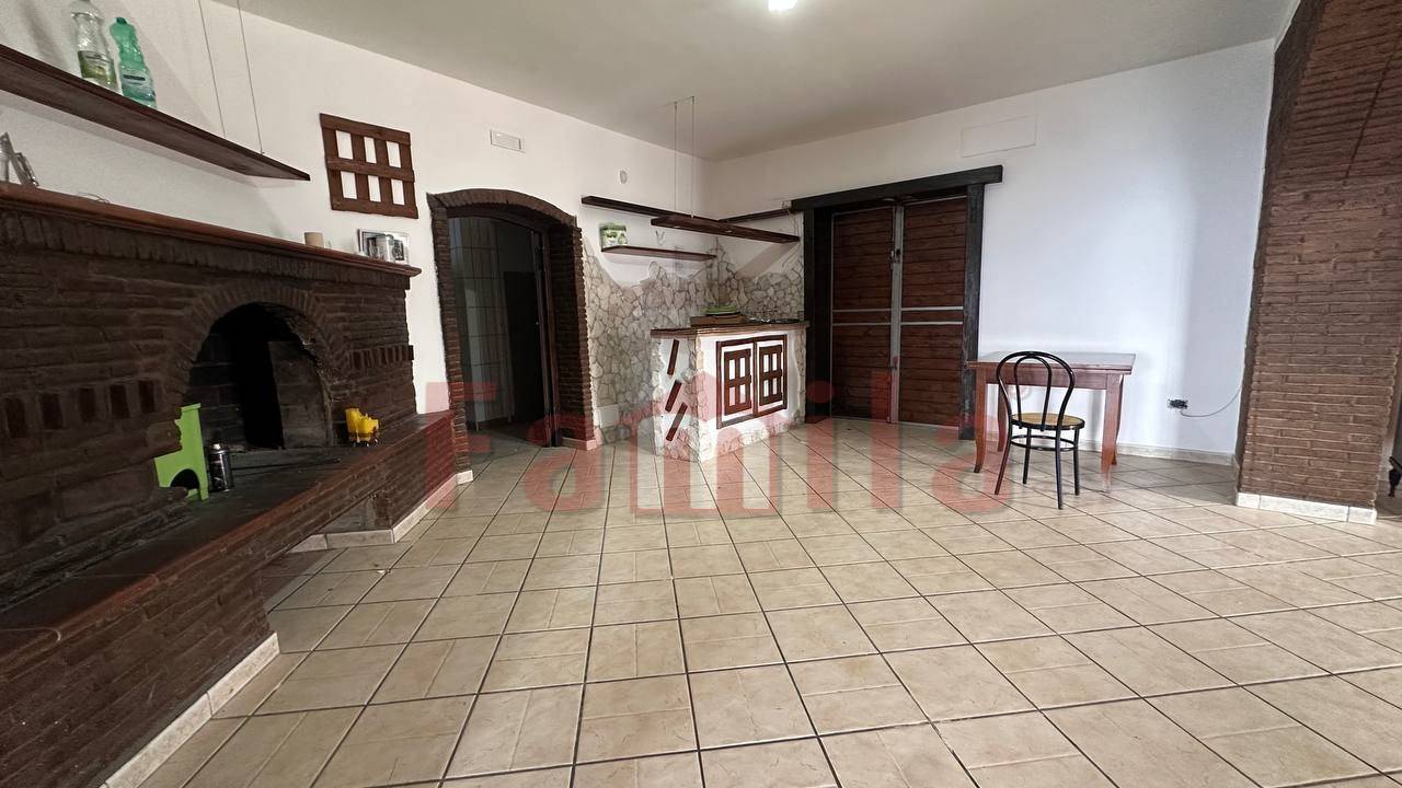 Locale commerciale in vendita a Mugnano del Cardinale