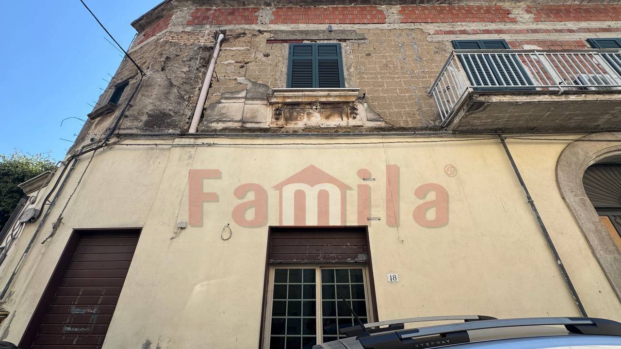 Locale uso deposito in affitto a Avella