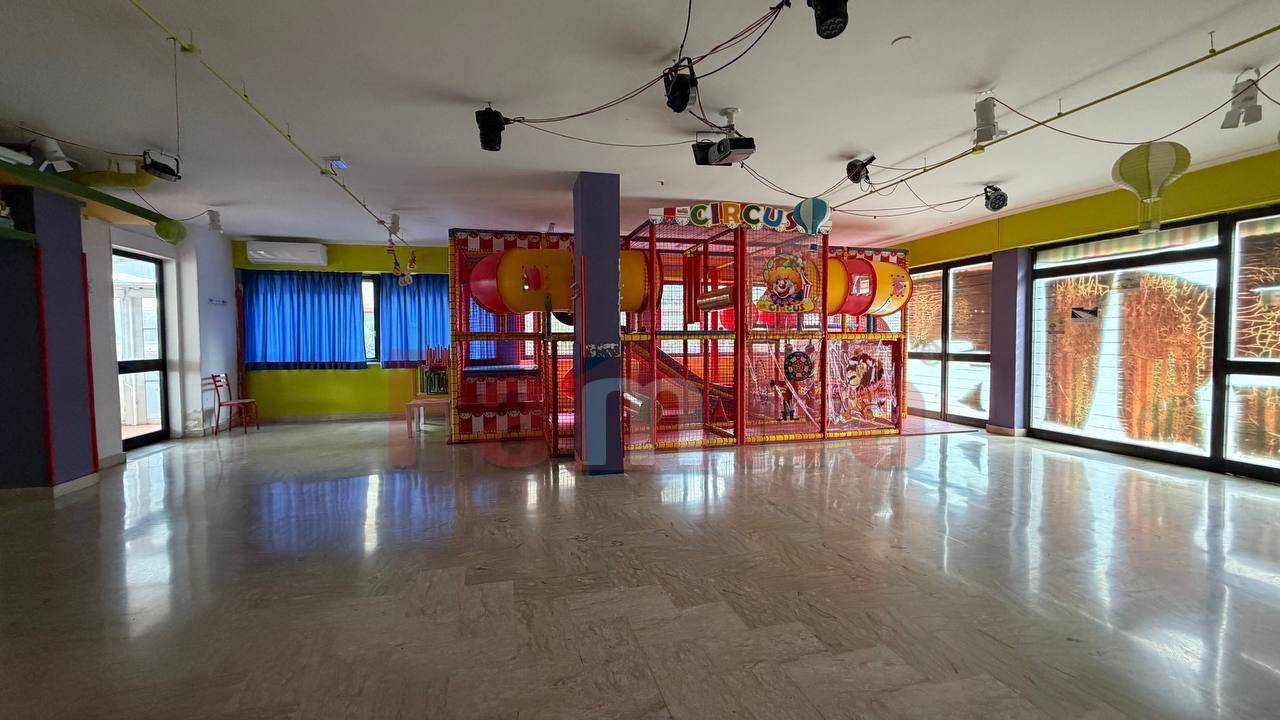 Locale commerciale in affitto a Mugnano del Cardinale