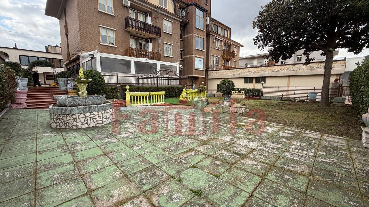 Locale commerciale in affitto a Mugnano del Cardinale