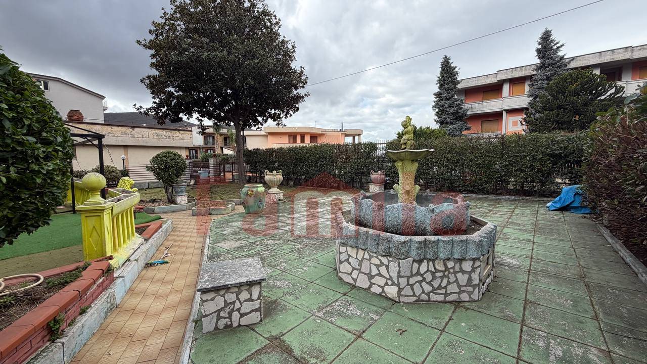 Locale commerciale in affitto a Mugnano del Cardinale