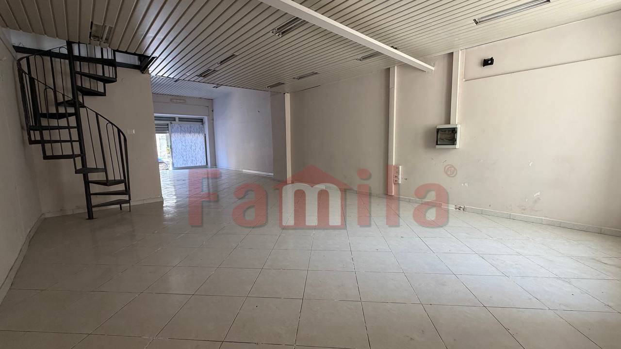 Locale commerciale in affitto a Baiano