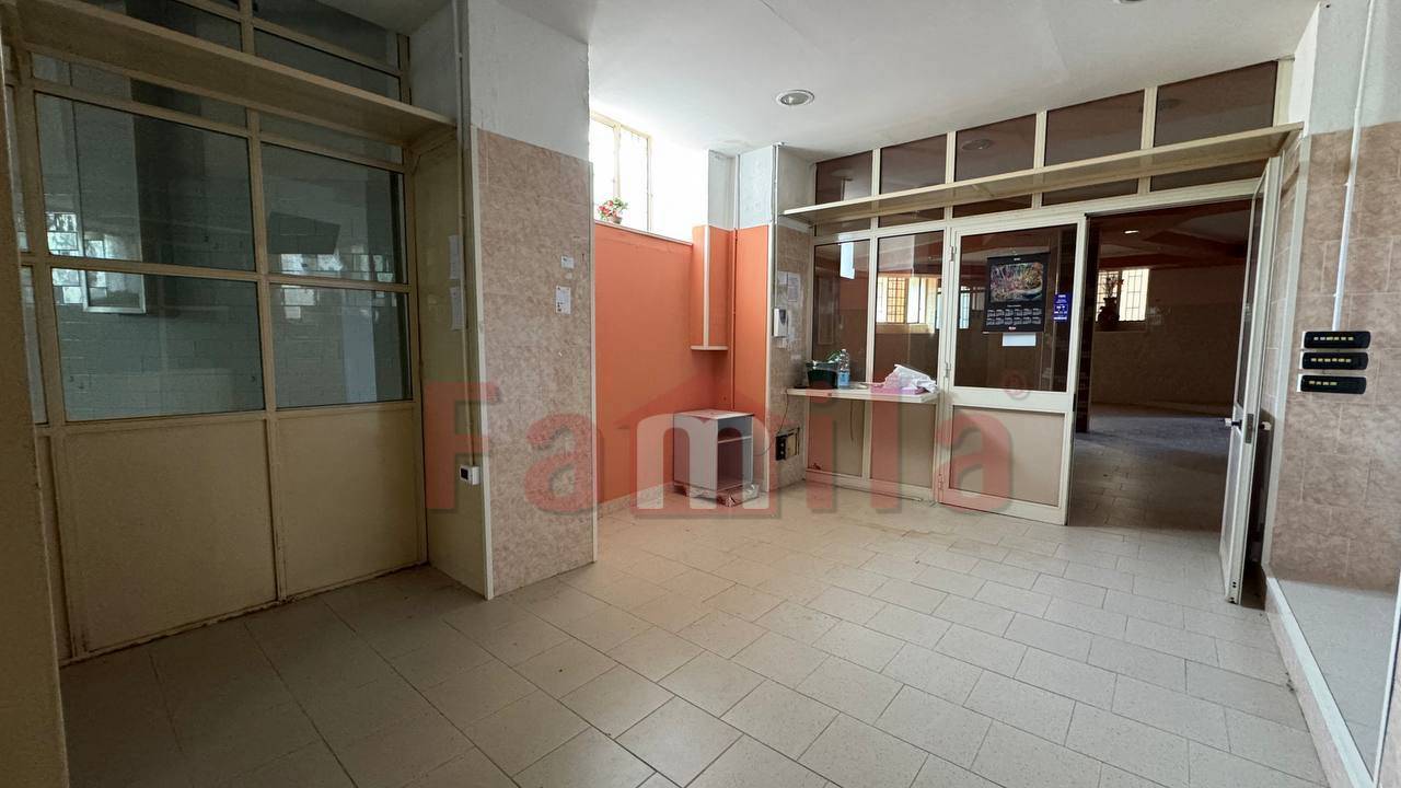 Locale commerciale in vendita a Sperone