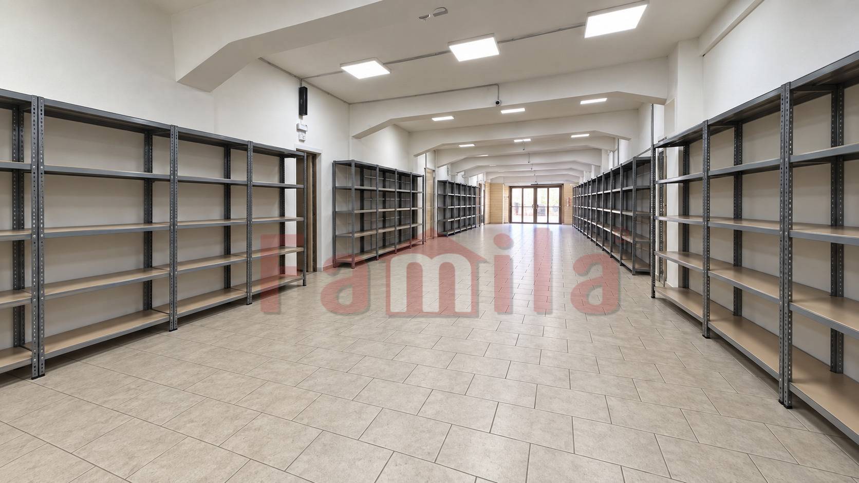 Locale commerciale in vendita a Sirignano