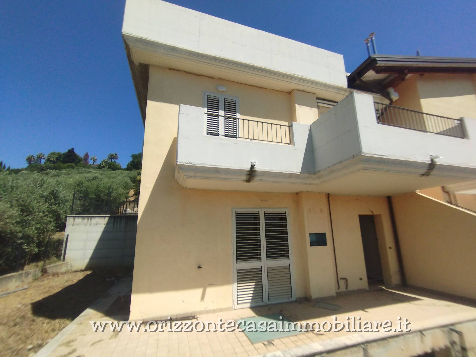 APPARTAMENTO CON GIARDINO in vendita a Colli del Tronto