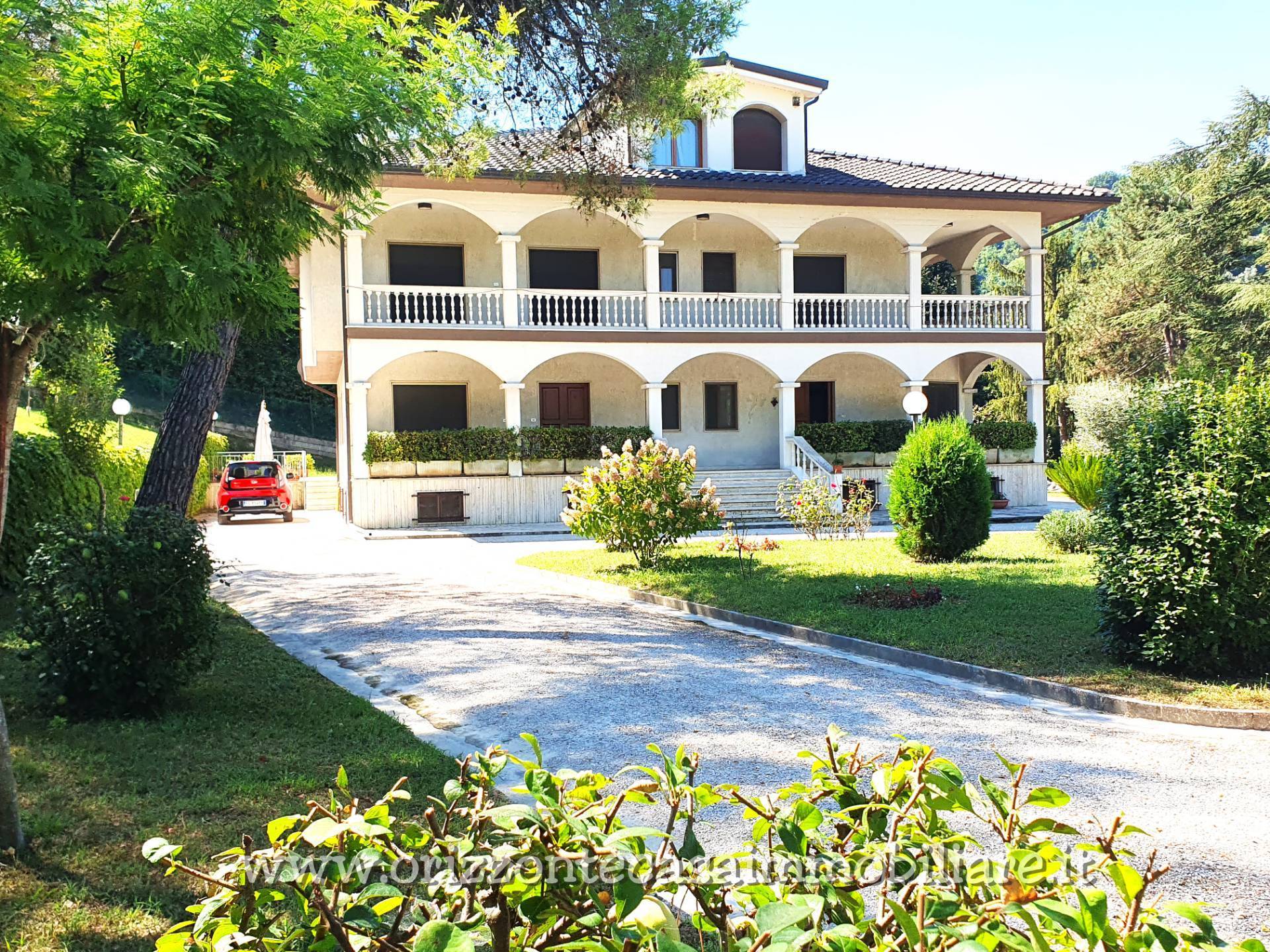 Villa in vendita a Ascoli Piceno, Case di Coccia