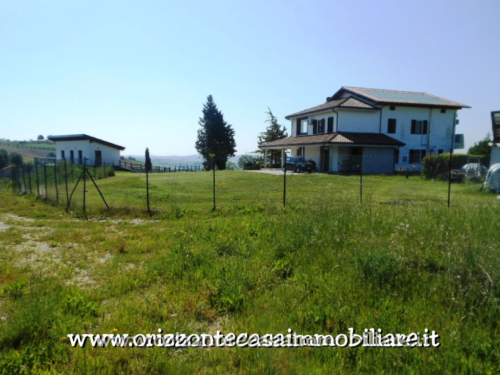 Villa in vendita a Appignano del Tronto
