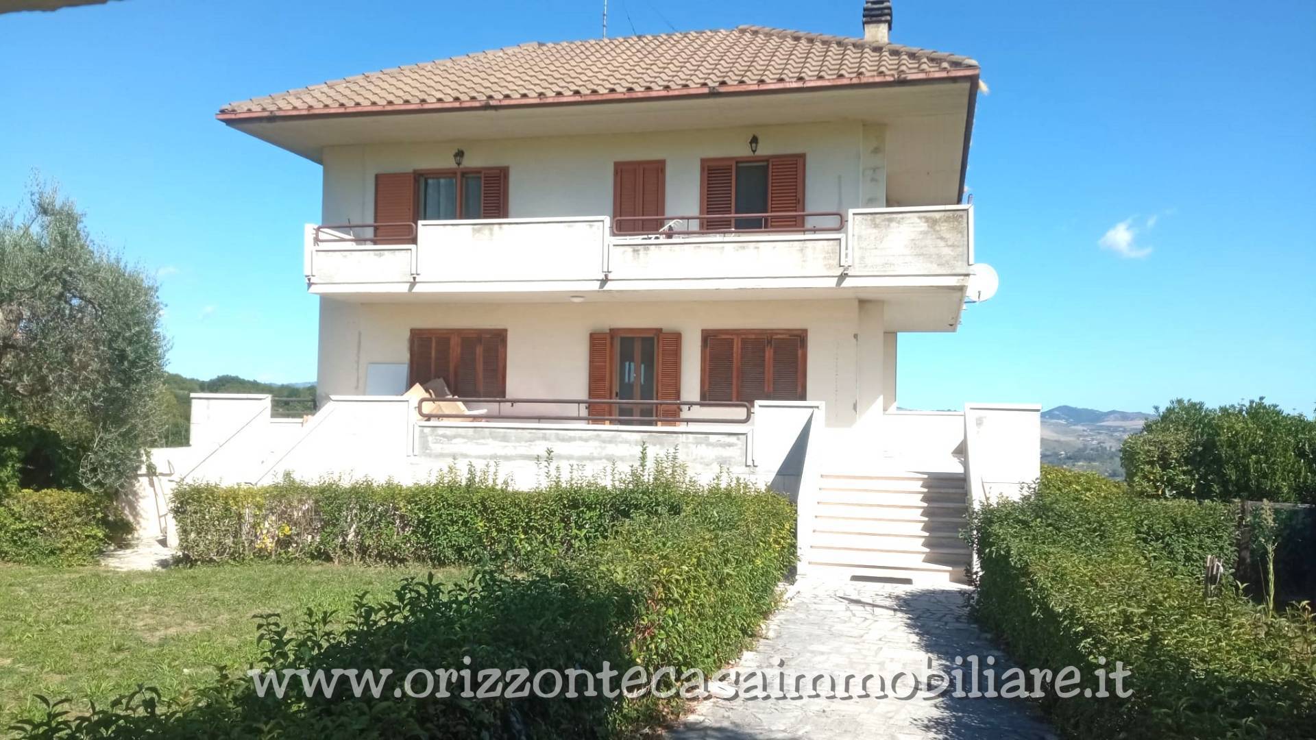 APPARTAMENTO CON GIARDINO in vendita a Folignano