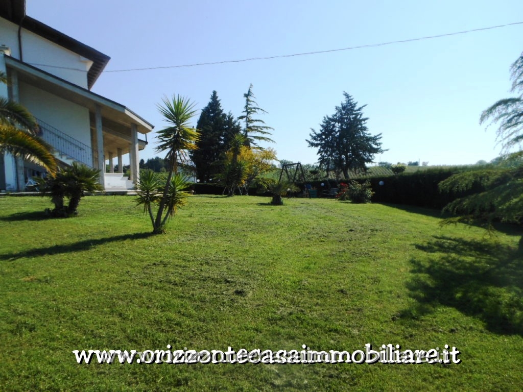 Villa in vendita a Appignano del Tronto