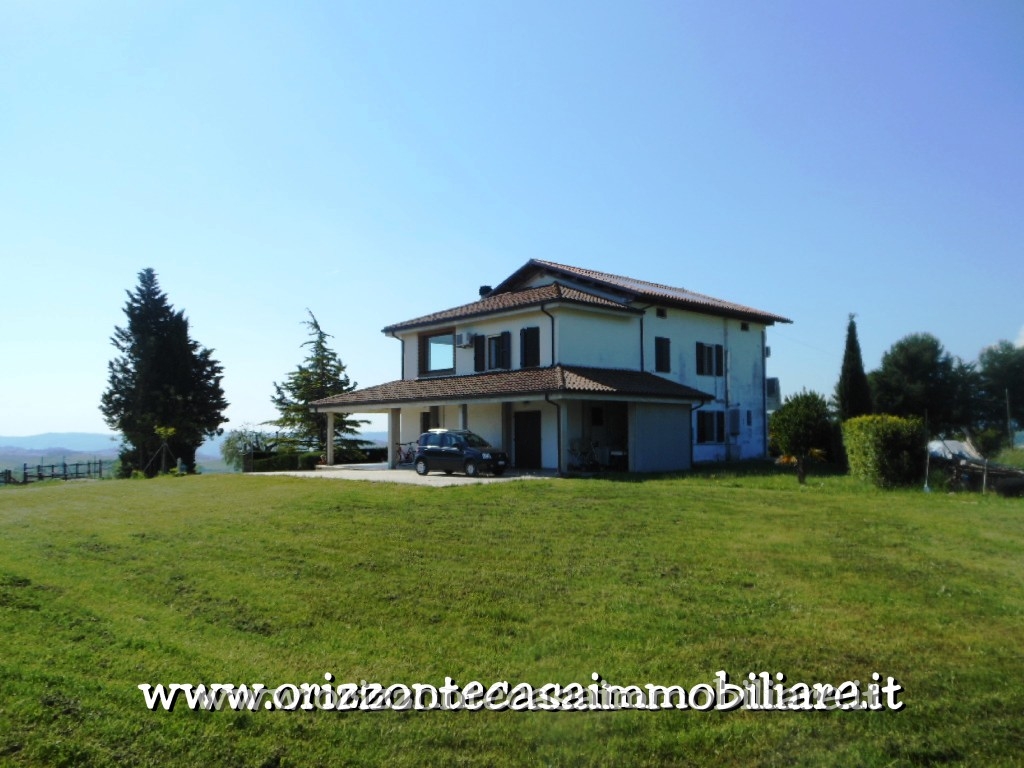 Villa in vendita a Appignano del Tronto