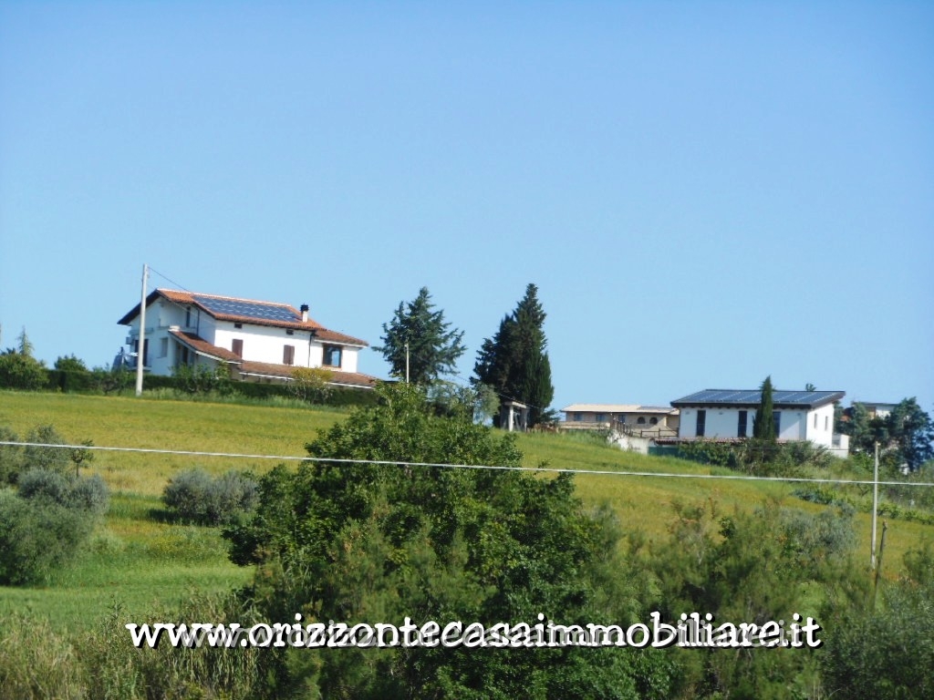 Villa in vendita a Appignano del Tronto