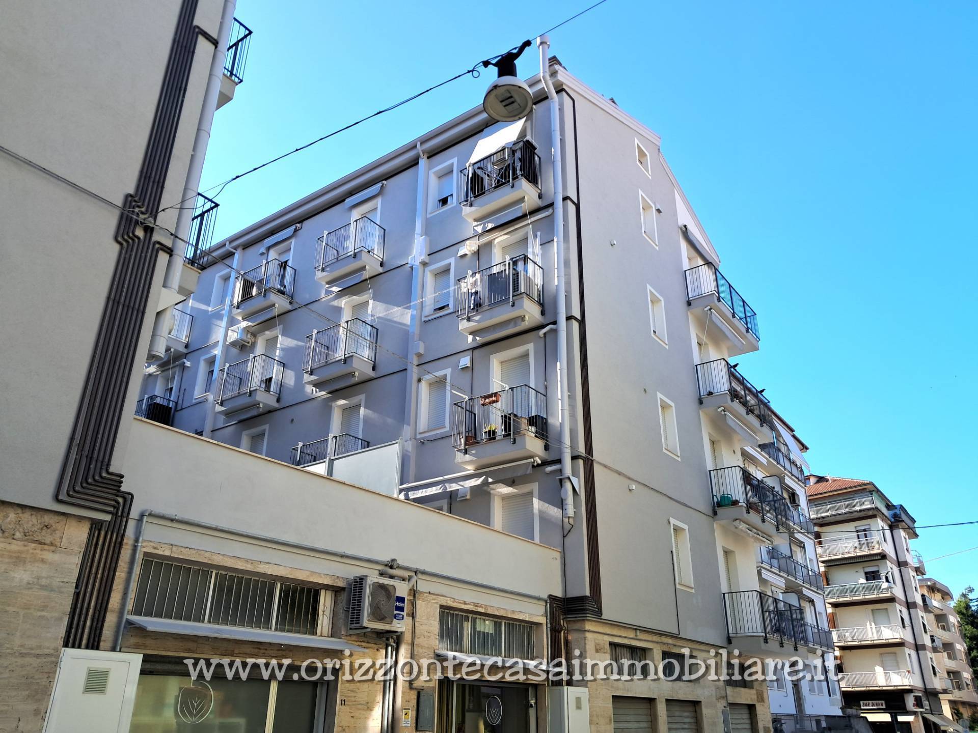 APPARTAMENTO CON MANSARDA in vendita a Ascoli Piceno, Porta Maggiore