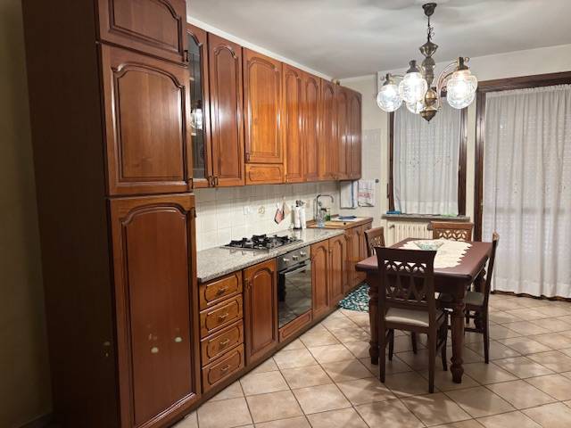 Appartamento in vendita a Vinovo, Centrale