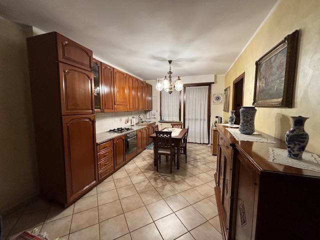 Appartamento in vendita a Vinovo, Centrale