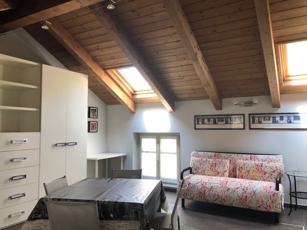 Mansarda in affitto a Vinovo, Centro