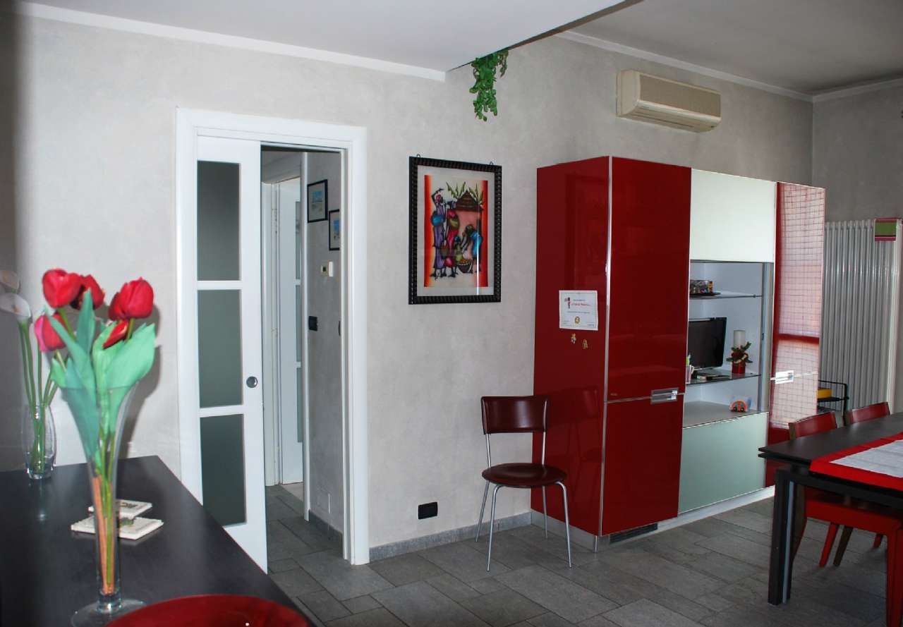 Appartamento in affitto a La Loggia, Centrale