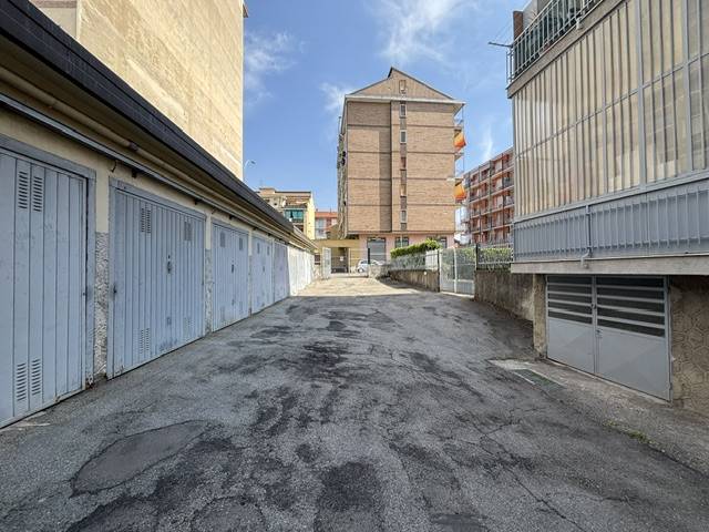 Box o garage in affitto a Nichelino, Nichelino
