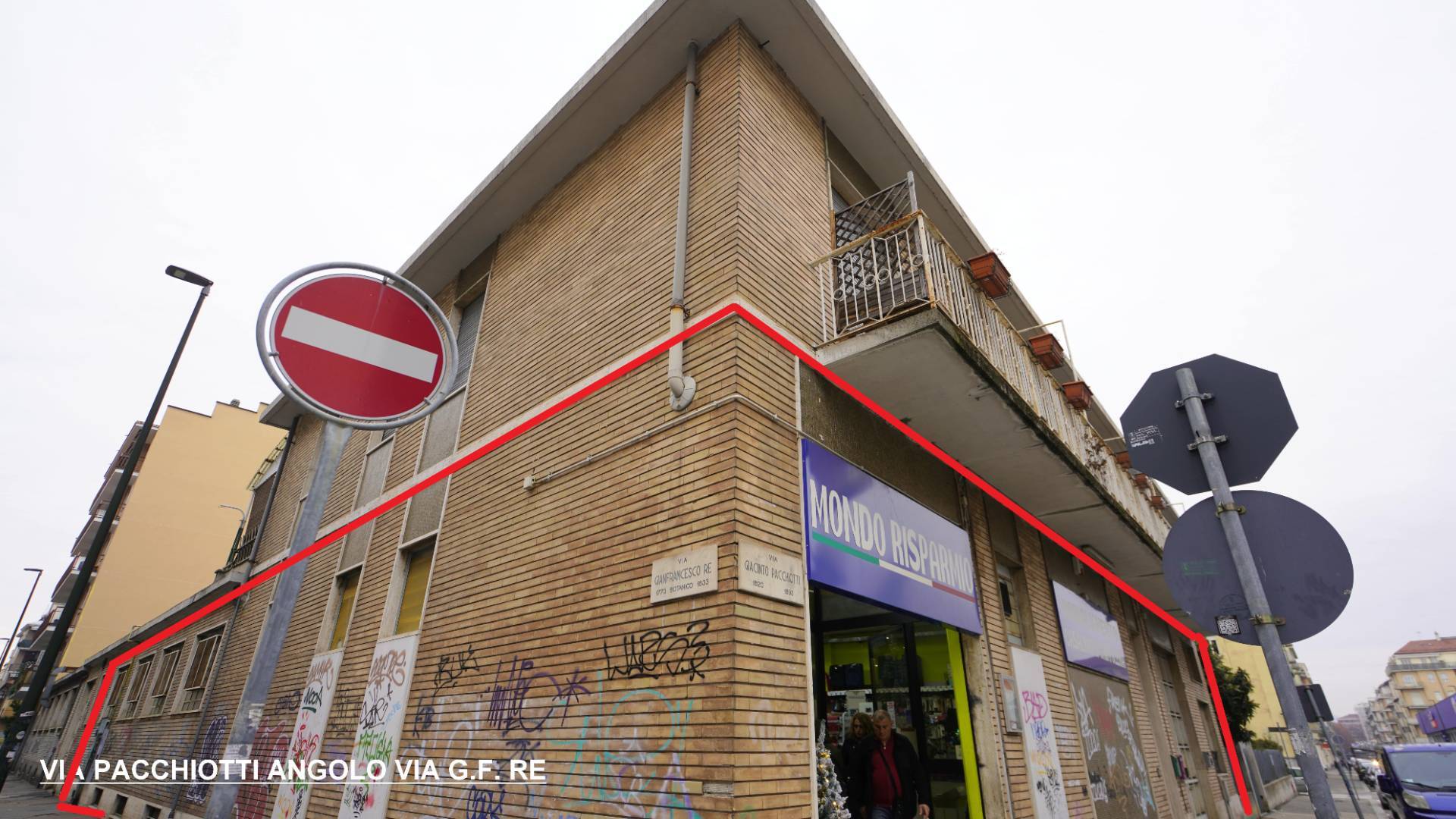 Locale commerciale in vendita a Torino, Parella