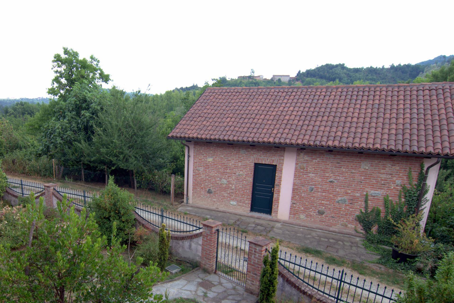 Rustico in vendita a Albugnano, Collinare