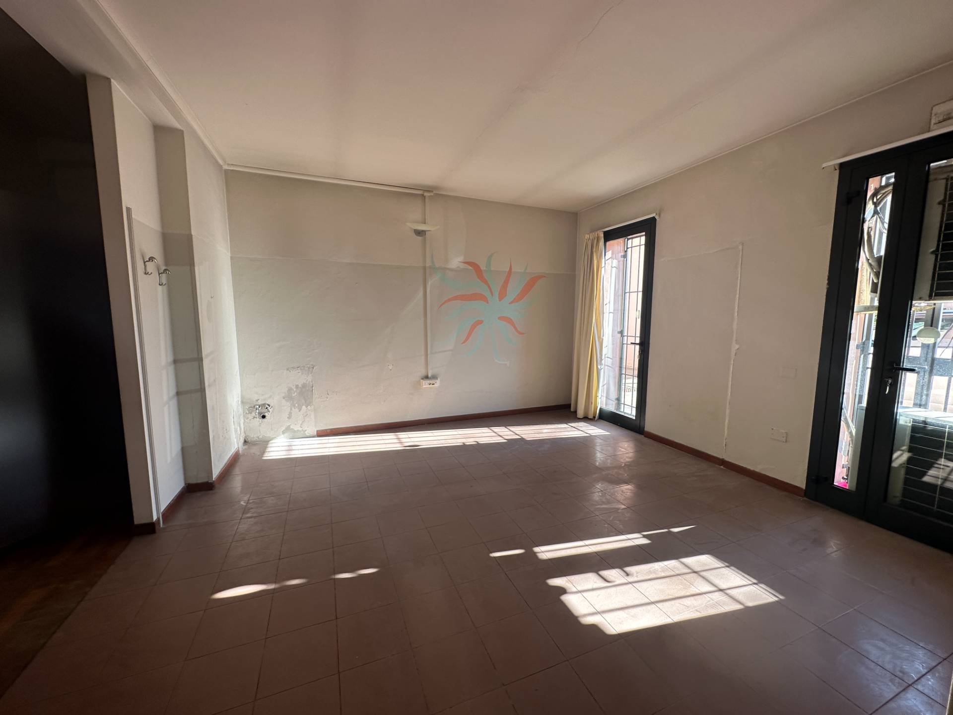 Locale commerciale in affitto a Calcinaia, Fornacette