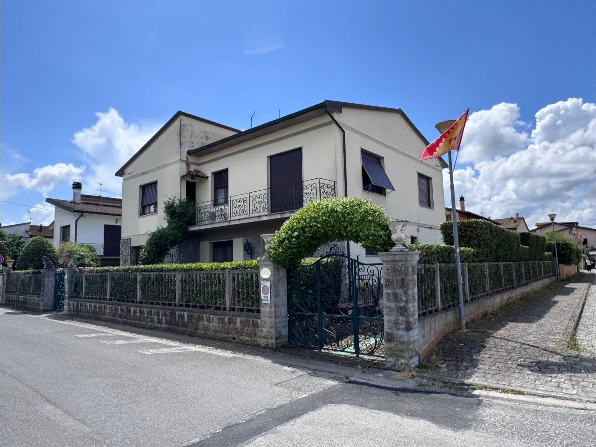 Duplex in vendita a Calcinaia, Oltrarno