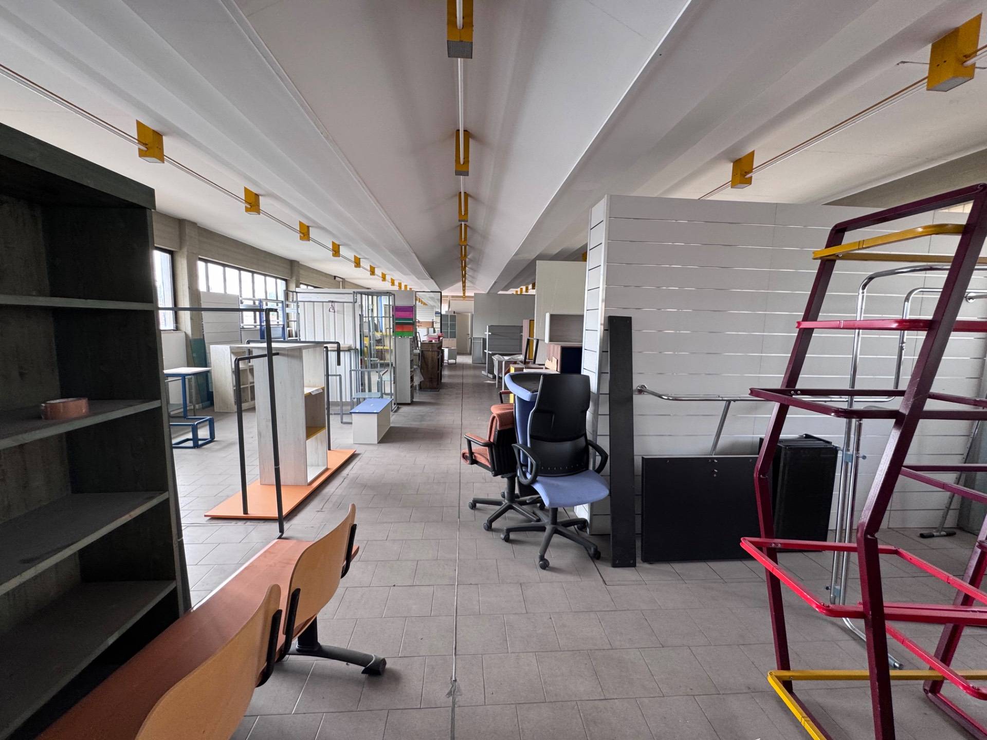 Opificio in vendita a Santa Maria a Monte, Montecalvoli in basso