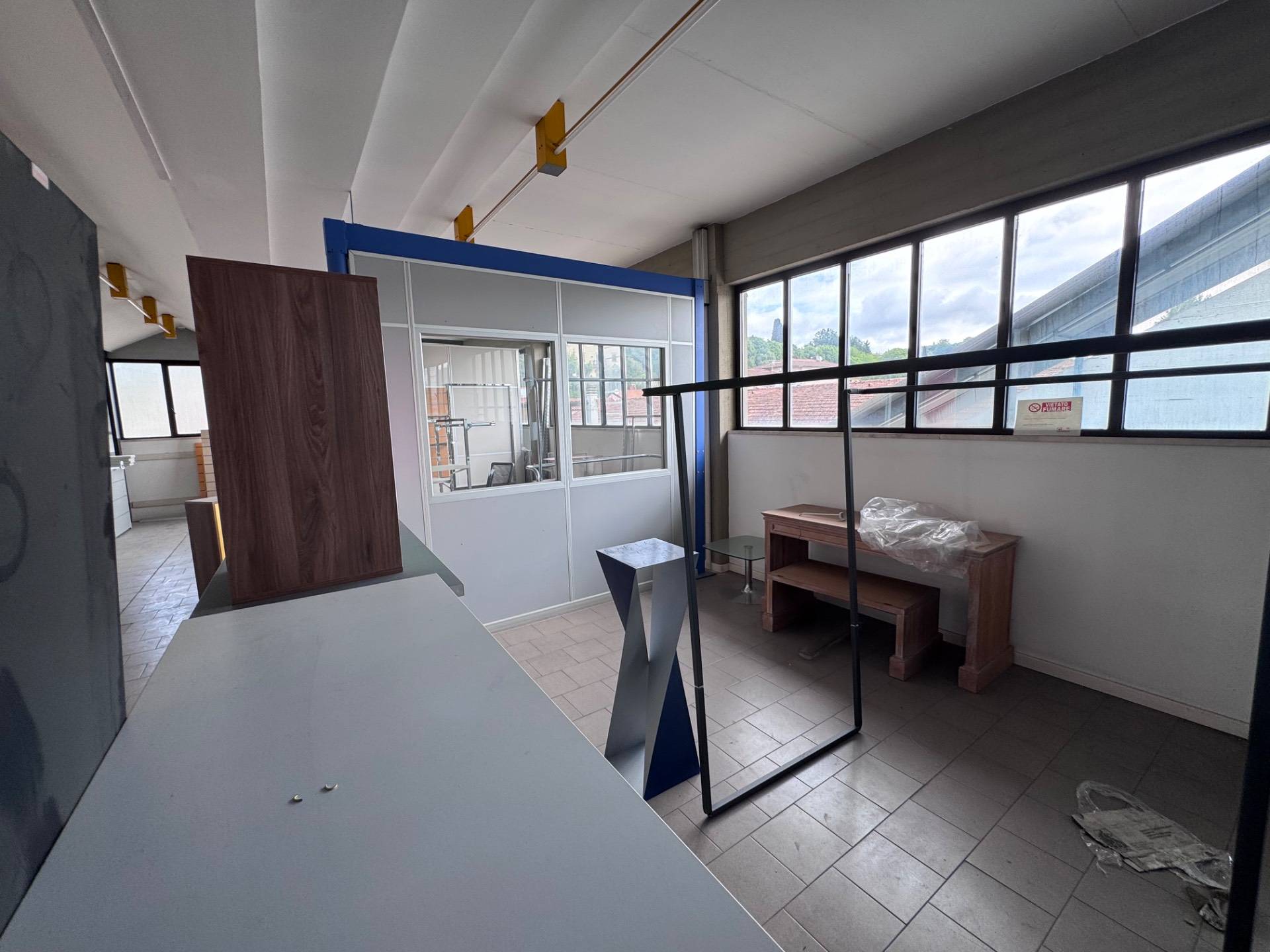 Opificio in vendita a Santa Maria a Monte, Montecalvoli in basso